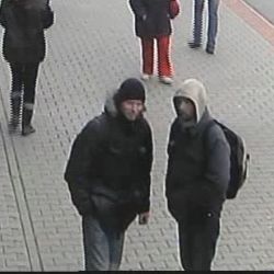 Lupiči svázali stařenku v Plzni v bytě,  Nepoznáte je? 