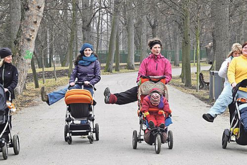 Foto: Maminky s kočárky i bez si ve středu zacvičí ve Škodalandu