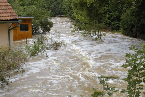 Foto: Charita v Plzni vyhlásila sbírku pro postižené povodněmi