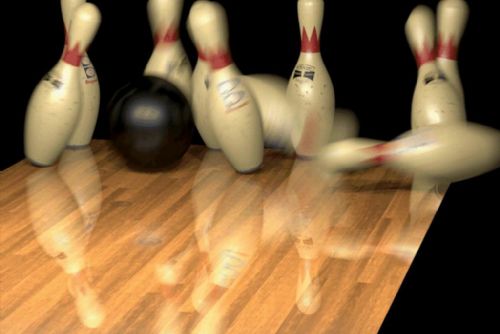 Foto: Místo partičky bowlingu si na Slovanech dali pěstí