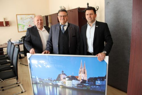 Foto: Místostarosta Neubauer přivítal návštěvu z Regensburgu 