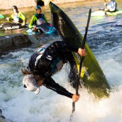 Mistr světa i Evropy ve freestyle kayakingu se sešli na závodech v Plzni