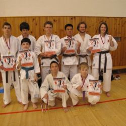 Mladí borci Naramy vybojovali medaile v ligách v kyokushin karate 