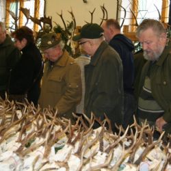 Myslivci o víkendu představili trofeje z Rokycanska 