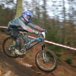 Na Špičáku budou korunování vítězové Českého poháru v downhillu