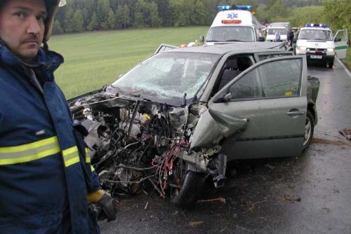 Foto: V Horní Lukavici dnes tragicky bourala řidička