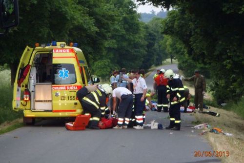 Foto: Nehoda u Kladrub: Dvě vážná zranění, jeden mrtvý  