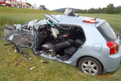 Foto: Nehodu ve Švihově nepřežila mladá řidička