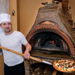 Nejlepší plzeňská pizza je z kamenné pece!