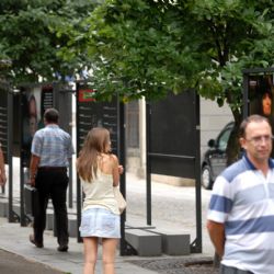 Osobnosti Plzně sdělují výstavou názory na alkohol u dětí 