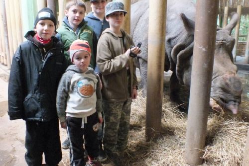 Foto: Partička mladých zvířecích záchranářů vyrazila do zoo