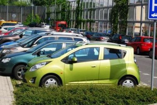 Foto: Plzeň mění v centru značení pro parkování rezidentů