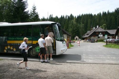 Foto: Prázdniny jsou tady. Šumavu brázdí Zelené autobusy 
