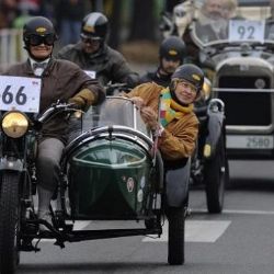 Při závodě historických motorek zemřel u Dvorce jezdec