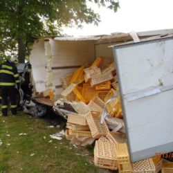 Řidiče dodávky od Koryt do nemocnice vezl vrtulník
