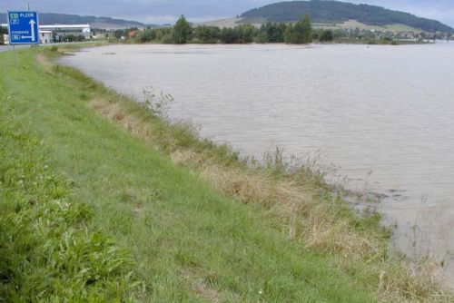 Foto: Řeky v Plzeňském kraji v pondělí zase stoupají
