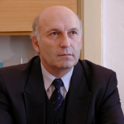 Budou volby a ve stranách se bojuje o volitelné posty