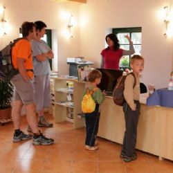 Šumavská infocentra zažila během léta největší nával turistů 