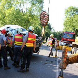 U Sušice sjela dodávka z desetimetrového srázu  