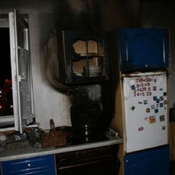 V domažlickém domě shořela kuchyň od oleje na pánvičce 