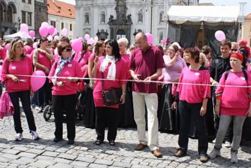 Foto: V Klatovech půjde v sobotu pochod proti rakovině prsu