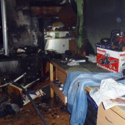 V Plzni hořel byt, jeden muž skončil v nemocnici