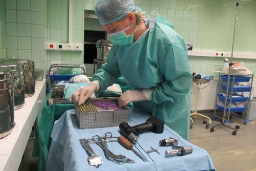 Foto: Lékaři v Plzni diskutovali o nových trendech v artroskopii a sportovní medicíně