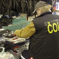 Kontrola odhalila v Alžbětíně prodej padělků textilu