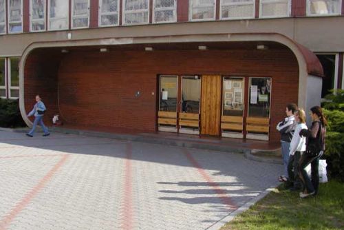 Foto: Plzeňskou základní školou zmítá skandál - facka žákovi