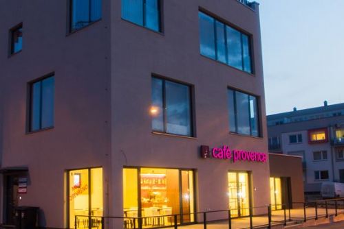 Foto: Byla otevřená nová útulná kavárna Café Provence v Plzni Černicích