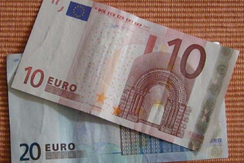 Foto: Falešné bankovky se objevily na Chebsku