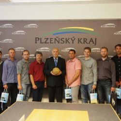 Hejtman přijal mistrovské národní házenkáře z Újezda