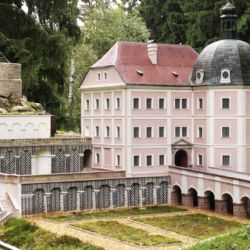 Hrad a zámek Bečov nad Teplou bude přesunut do Brna