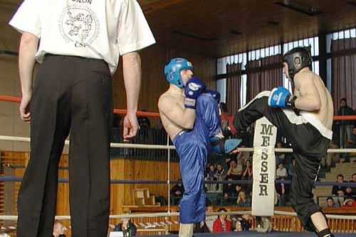 Foto: Kickboxer Štádler se úspěšně rval i přes vážné zranění