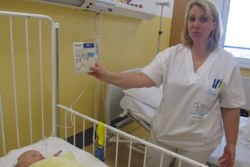 Foto: Klatovská nemocnice dostala dětské monitory dechu 