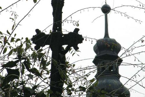 Foto: Vzácná ukradená socha se vrátila do kaple na Plzeňsku