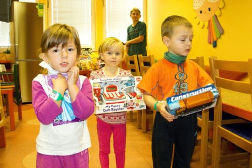 Foto: Malí pacienti na plzeňském ORL dostali nové hračky