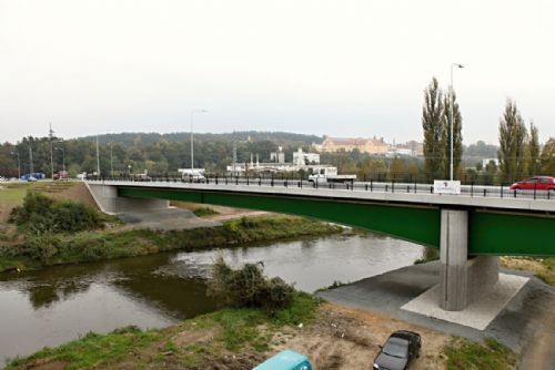Foto: Most přes Berounku v Jateční byl slavnostně otevřen