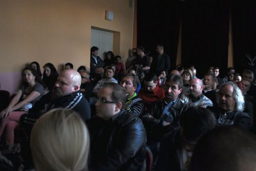 Foto: Na debatu o hazardu v Plzni dorazilo přes šedesát občanů 