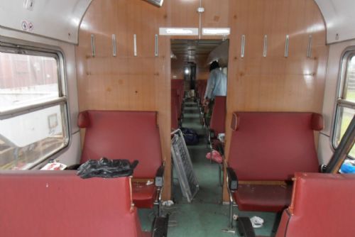 Foto: Na nádraží v Koterově kradli z vlaku kovové vybavení 