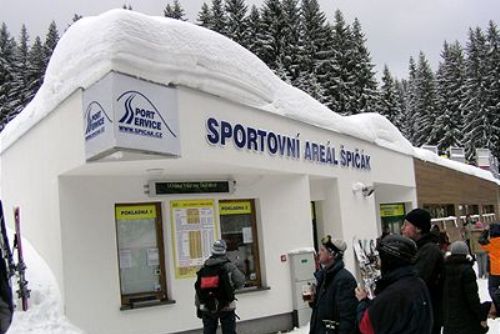 Foto: Na Špičáku se lyžuje už jen na Spodní Šanci