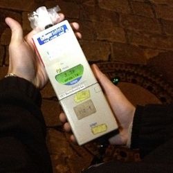 Namol zpitá řidička zbourala sušák, garáž a dva stromy