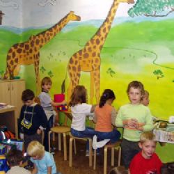 Pár kradl ve školní družině na plzeňských Slovanech