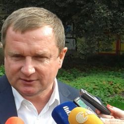 Pavel Vrba zasadil vrbu v Plzni a chce získat 9 bodů s reprezentací