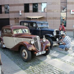 Plzeňsko od pátku do neděle ovládnou historické automobily