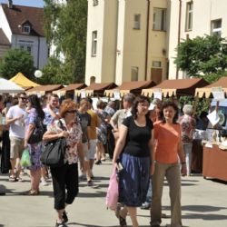 Kraj má nové regionální potraviny: Med i bůčkovou roládu