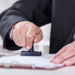 Plzeňský kraj poskytl nejvíc informací o veřejných zakázkách