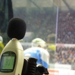 Plzeňští fandové se mohou na hokeji předvést. Ve středu jim změří hlasitost