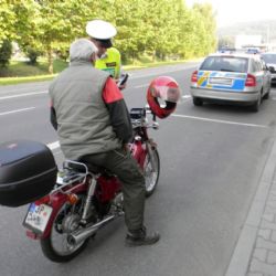 Počasí láká motorkáře k vyjížďce. Policisté radí opatrnost