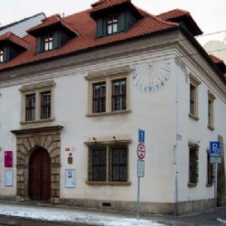 Přednáška v úterý představí umění na bizarních místech